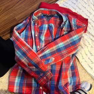 Boys Tommy button down shirt like new